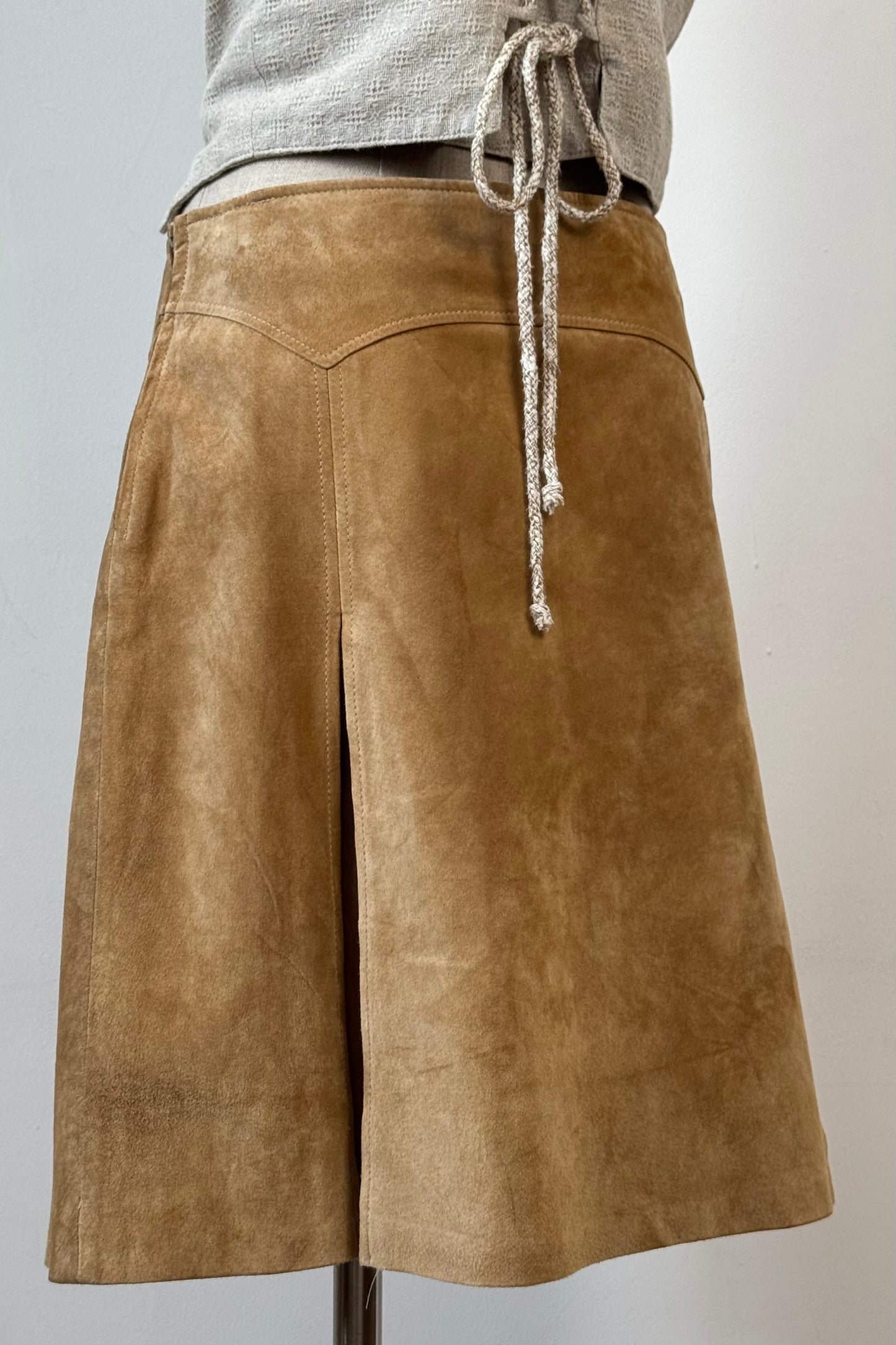 SUEDE PLEATED SKIRT SIZE L UK 12 EU 40