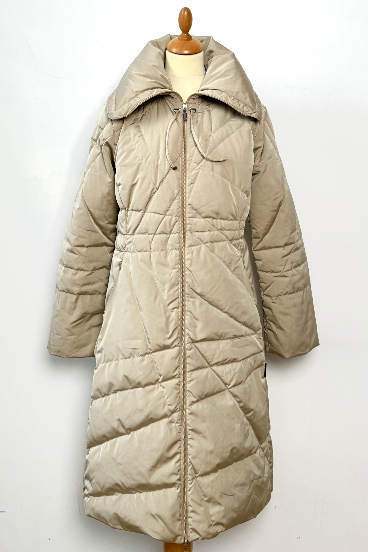 Ivory Moncler Puffer Coat in Size M UK 10
