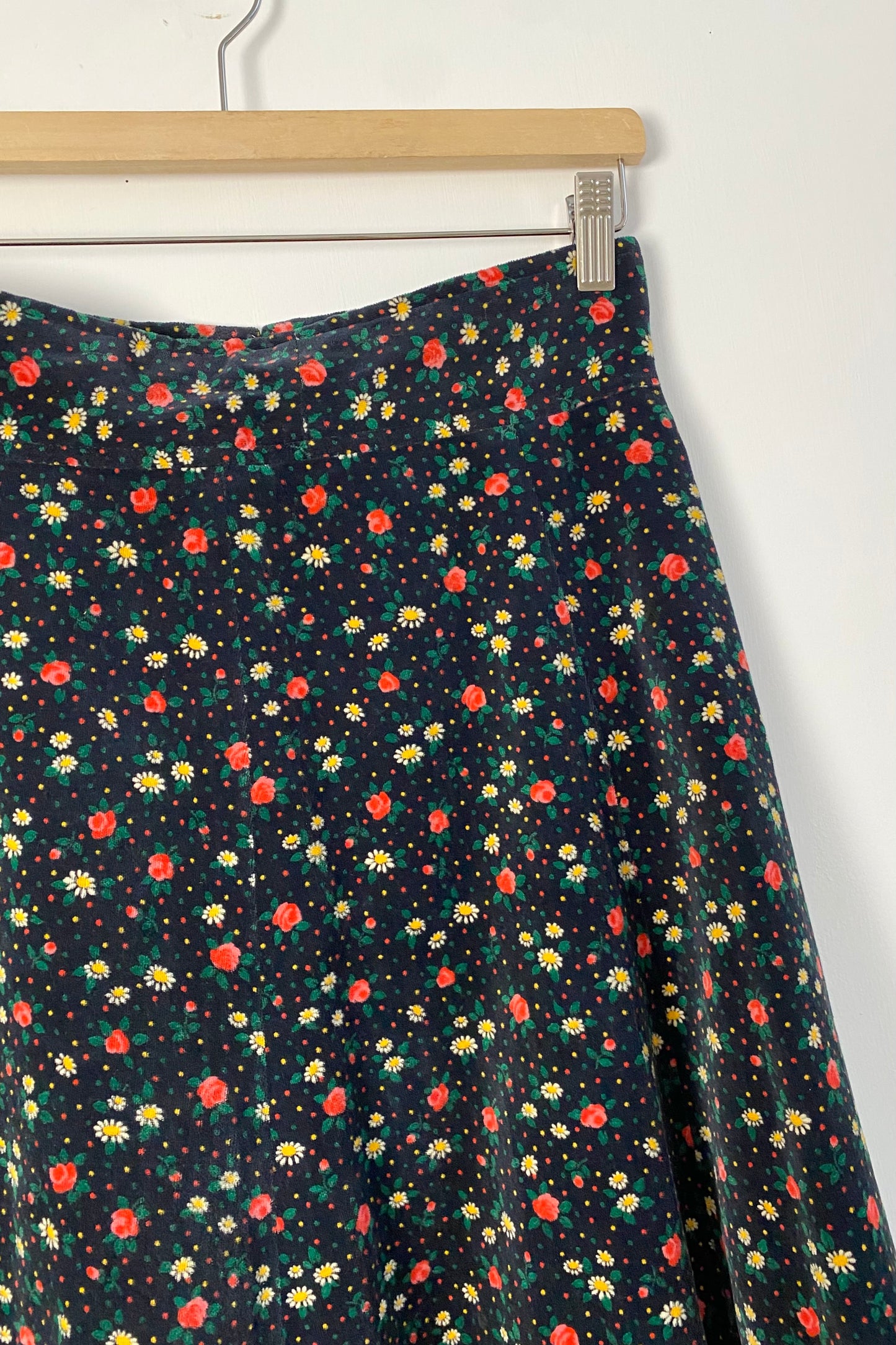 Two-piece set Floral Waistcoat top & A-line skirt SIZE S/M