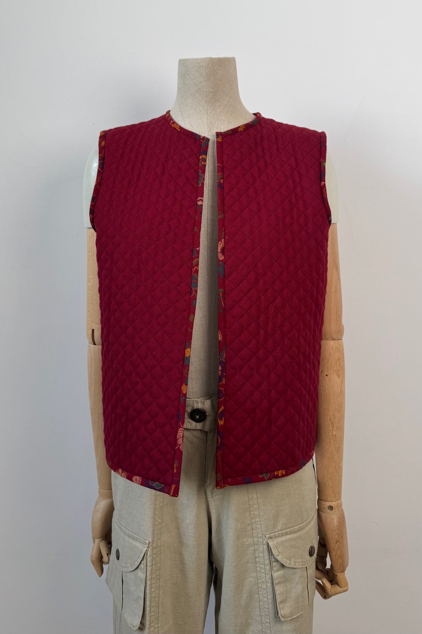 PADDED BURGUNDY VEST SIZE S/M UK 8/10