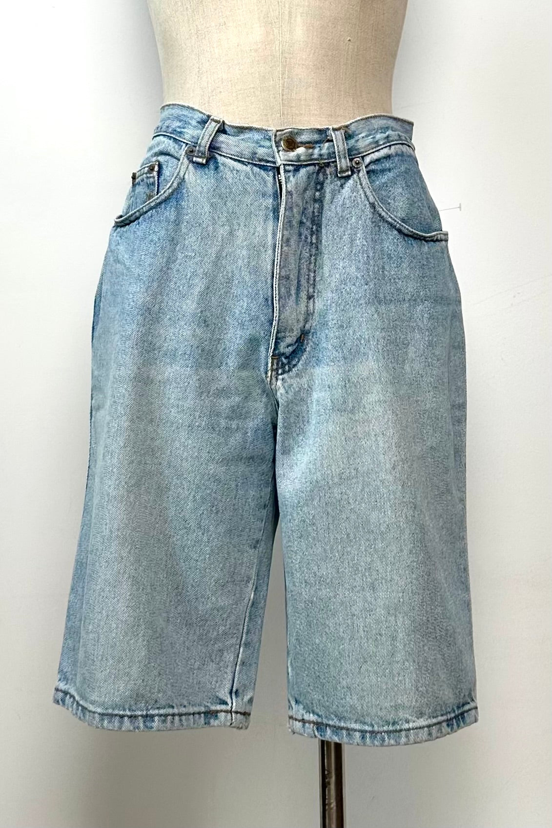 DENIM SHORTS SIZE 6/8 EU 34/36