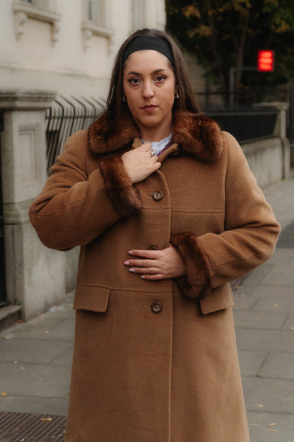Camel Wool Coat with Fur Collar 50s/60s Size L/XL UK 12/14
