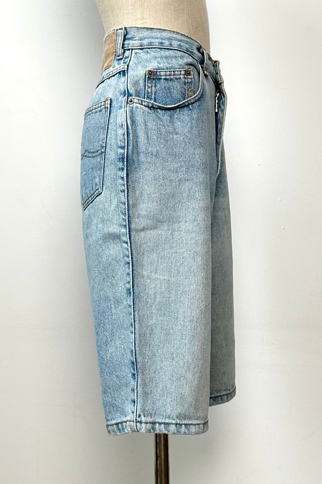 DENIM SHORTS SIZE 6/8 EU 34/36