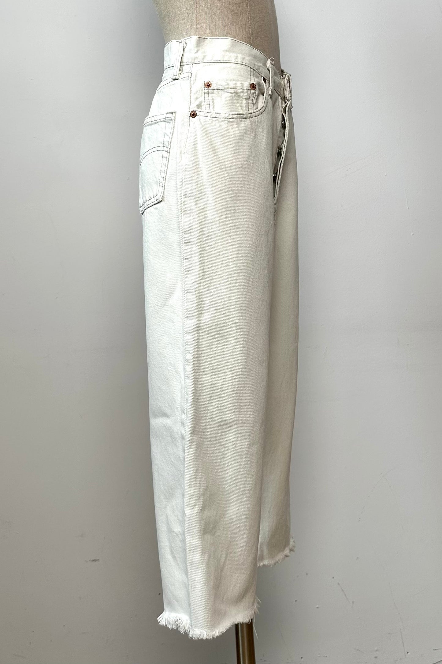 CAPRI WHITE LEVIS SIZE 6 EU 34