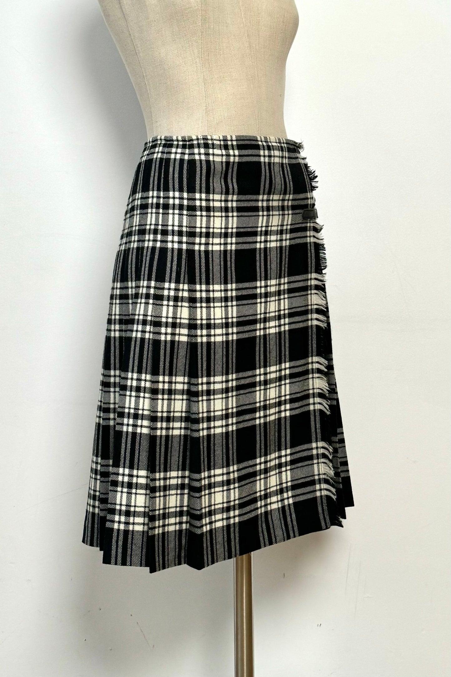 KILT SKIRT SIZE L UK 12