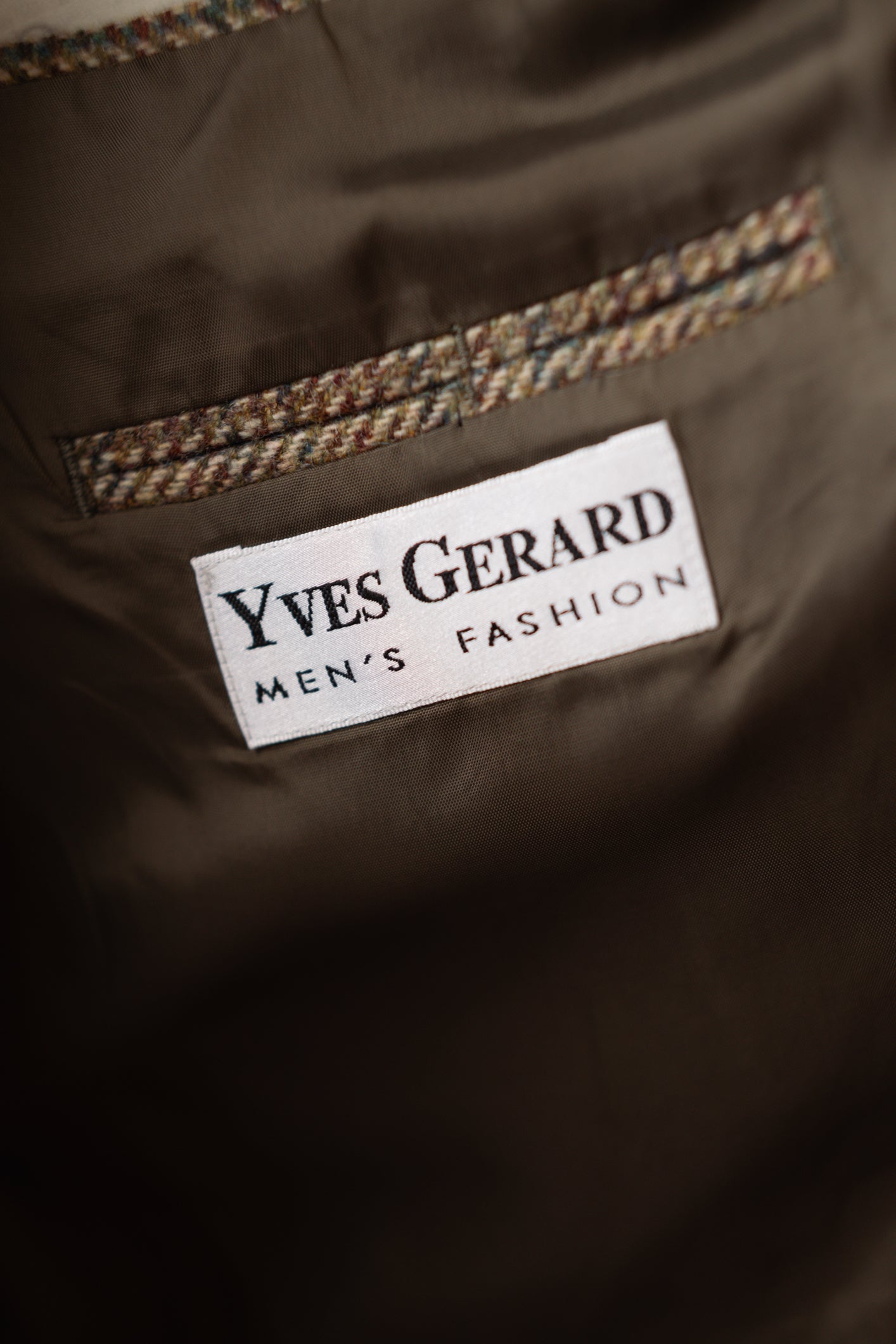 Yves Gerard Tweed Blazer in Brown-Green
