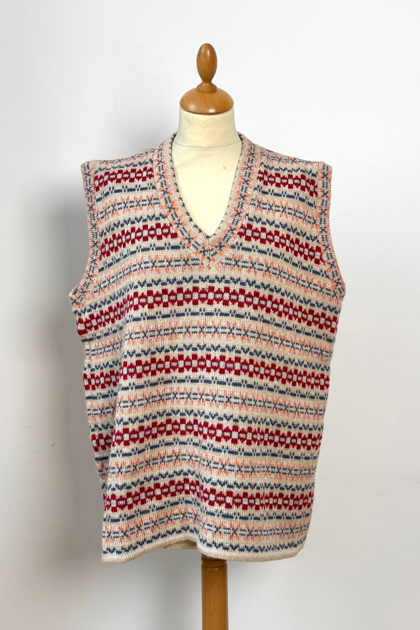 Pattern knit vest Size XL UK 14