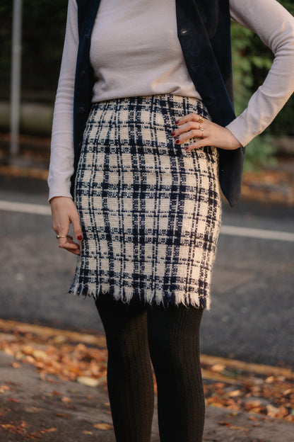 CREME/NAVY CHECKED SKIRT SIZE S UK 8