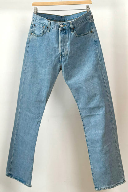 501 LEVIS LIGHT DENIM UK 14 EU 42 W32 L30W