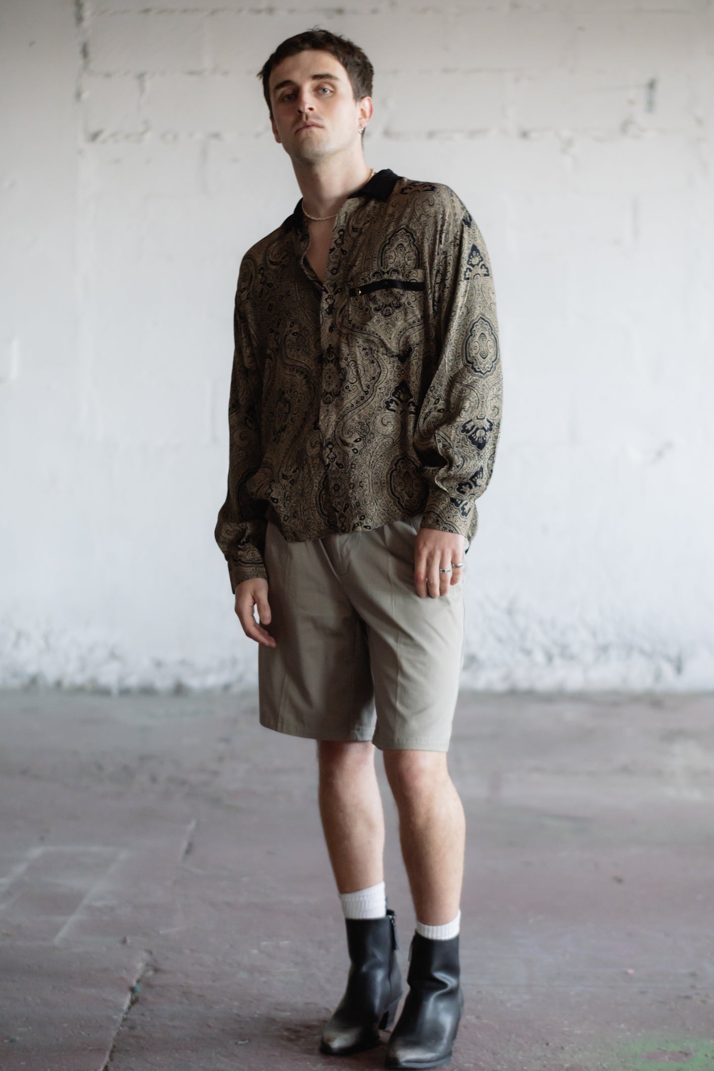 Bermuda Shorts in Light Grey